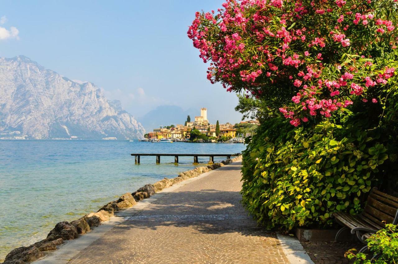 Stella Apartments Μαλτσεζίνε Εξωτερικό φωτογραφία